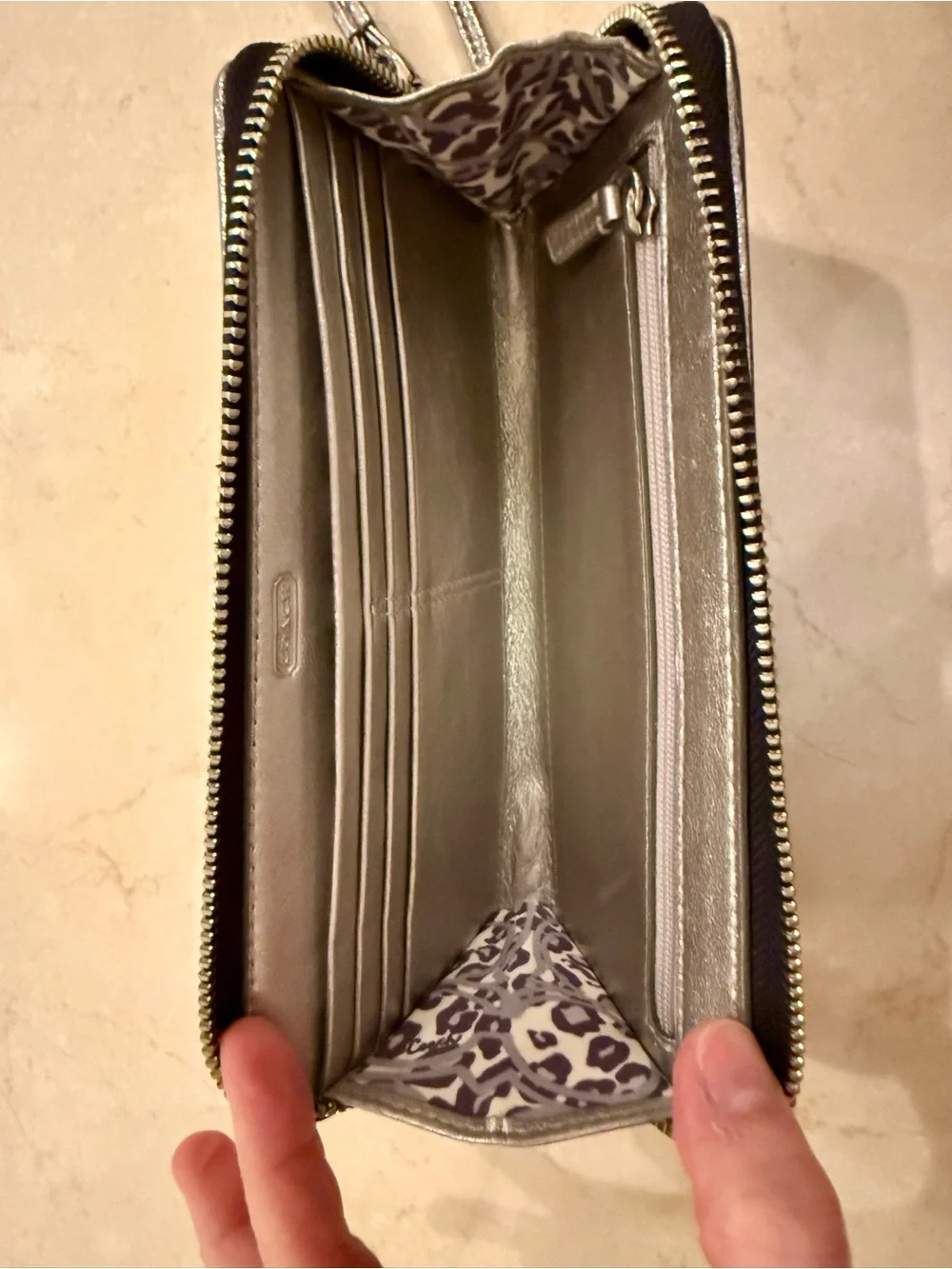 NWOT Coach Poppy Black Silver Leather Zip Around Wallet Wristlet